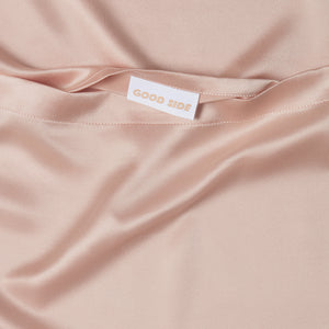 silk pillowcase in blush close up