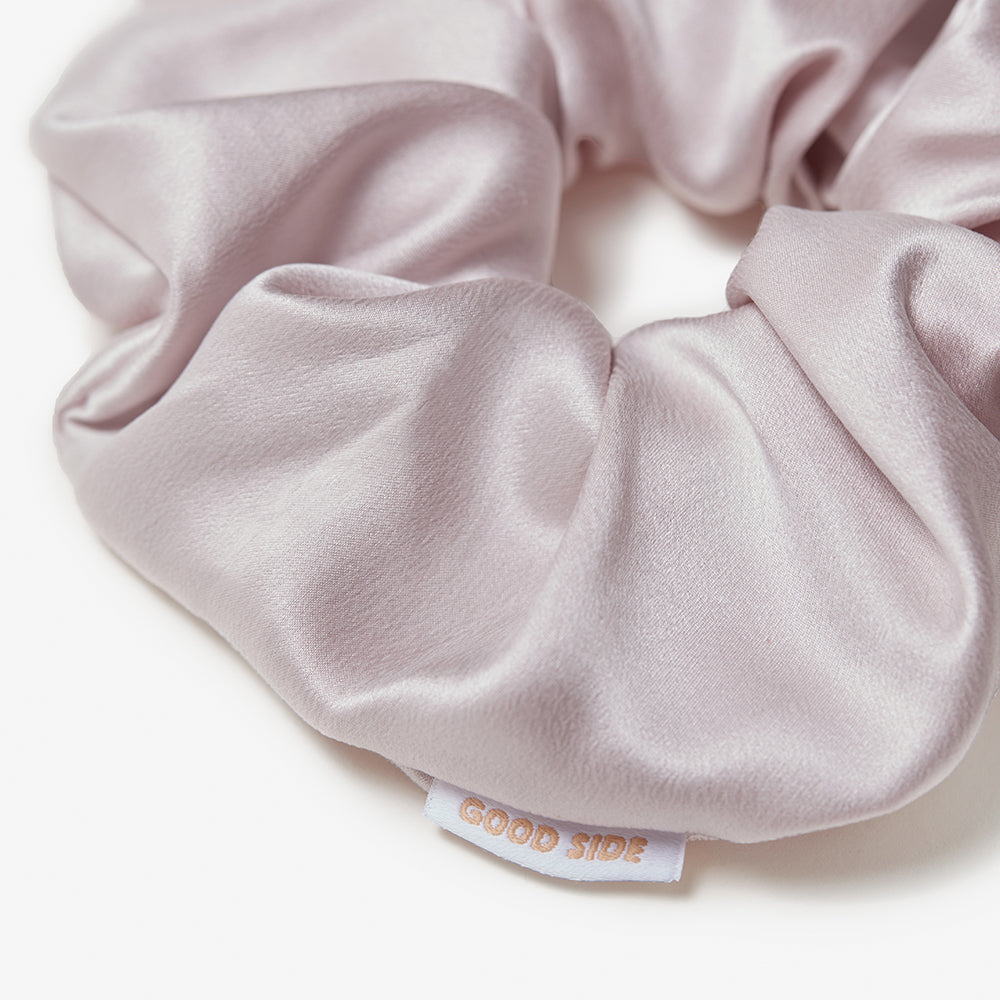 jumbo silk scrunchie in lavender close up