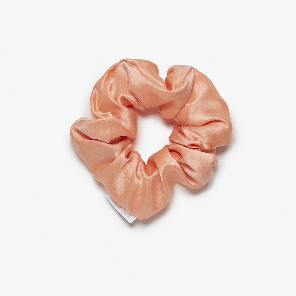 classic silk scrunchie in peach